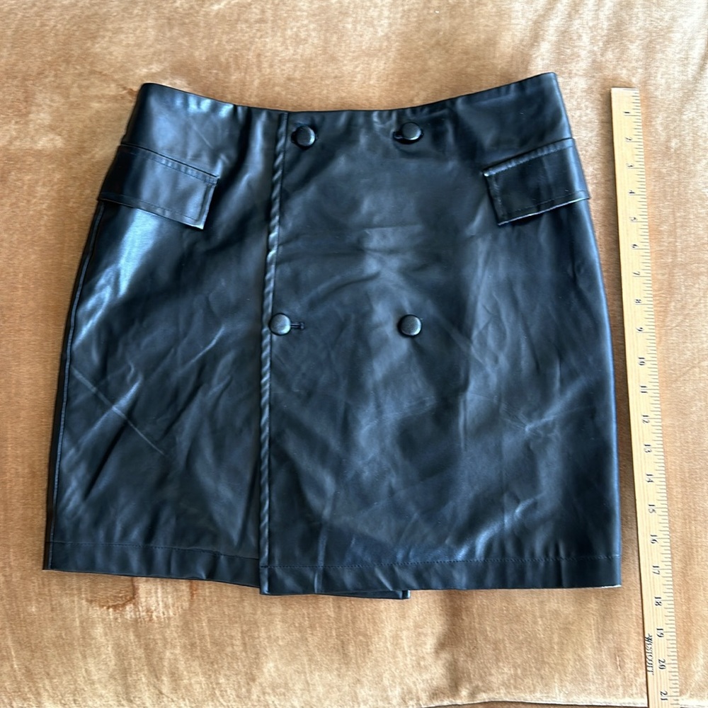 USA 10 size Mini Faux Leather skirt Buttons front 60s style
